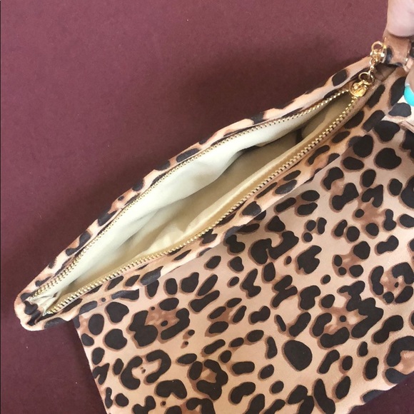 Cheetah fold over Clutch - So Sassy! - Picture 5 of 5
